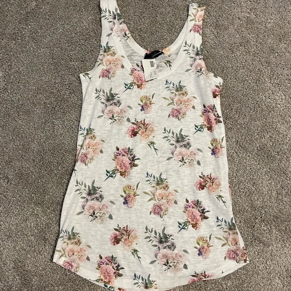 Women’s White Floral Tank Size Small